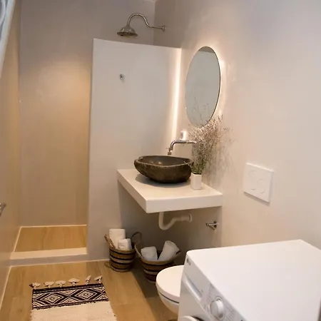 Iroko Naxos Semi-basement *